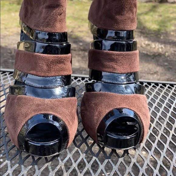 Tory Burch Suede Heel size 7.5 - Picture 4 of 4